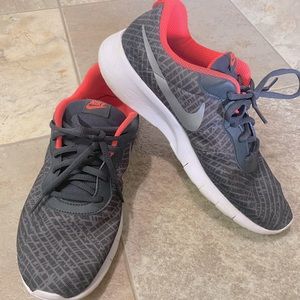 Nike women shoes